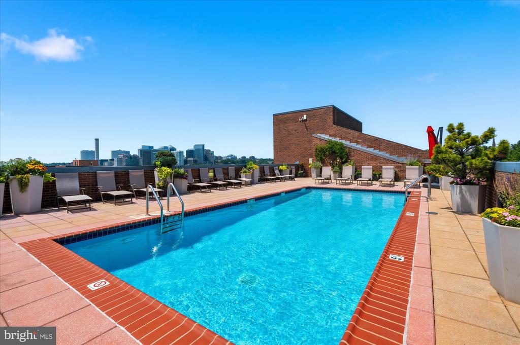 3251 PROSPECT STREET NW Unit: 304