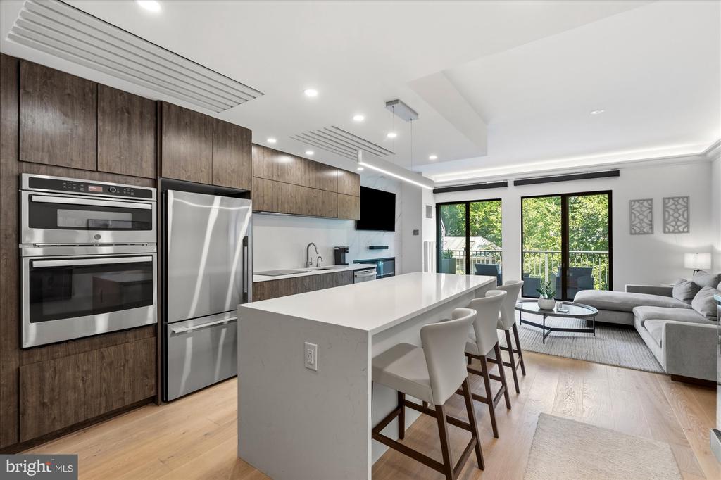 3251 PROSPECT STREET NW Unit: 304