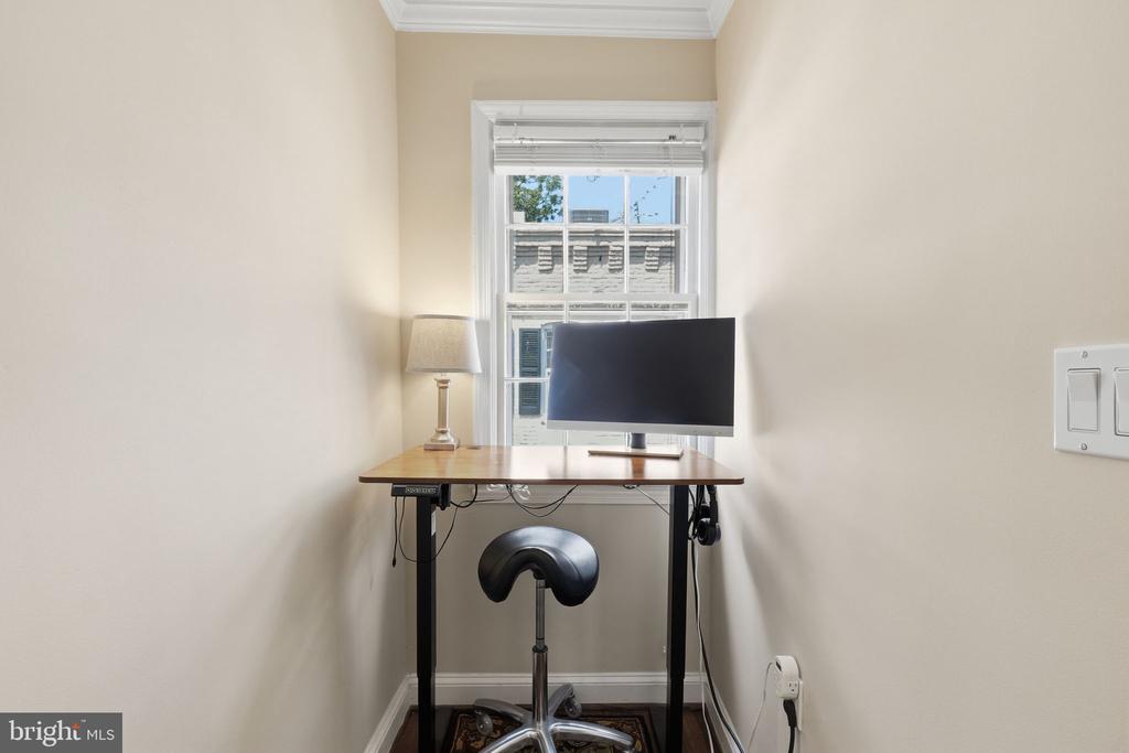 5 POMANDER WALK NW