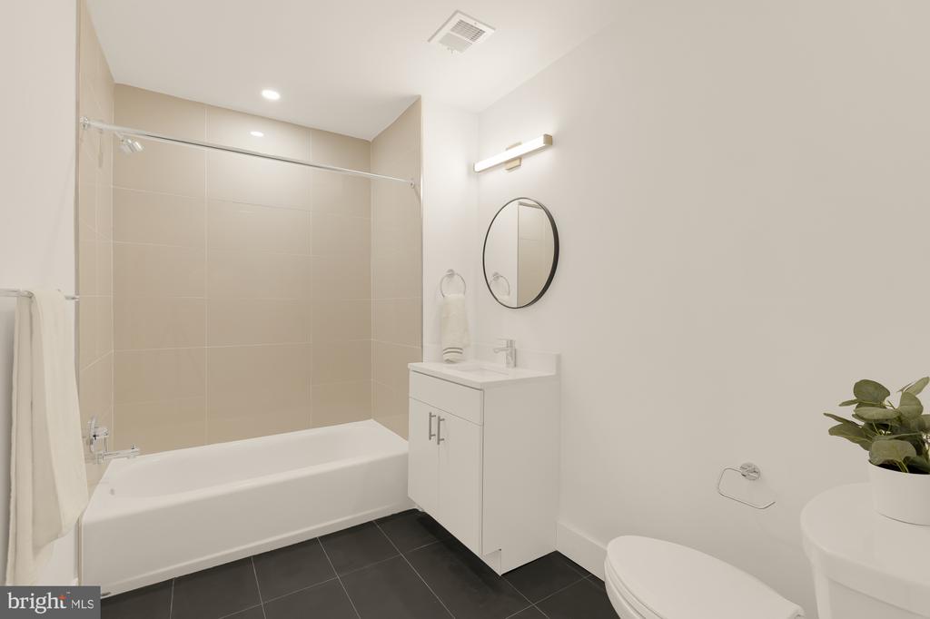 2310 4TH STREET NE Unit: 14