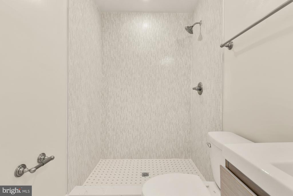 1940 3RD STREET NE Unit: 6