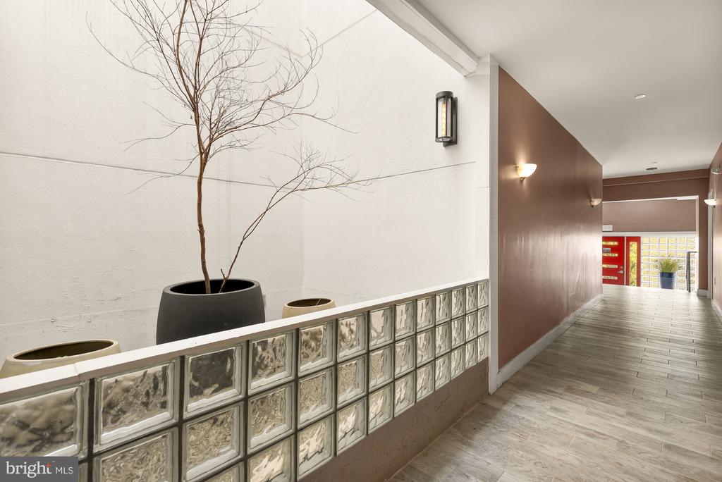 1940 3RD STREET NE Unit: 6