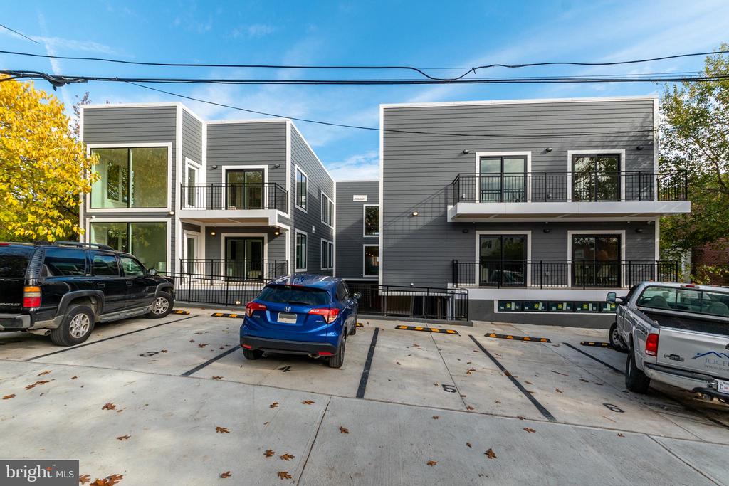 1940 3RD STREET NE Unit: 6