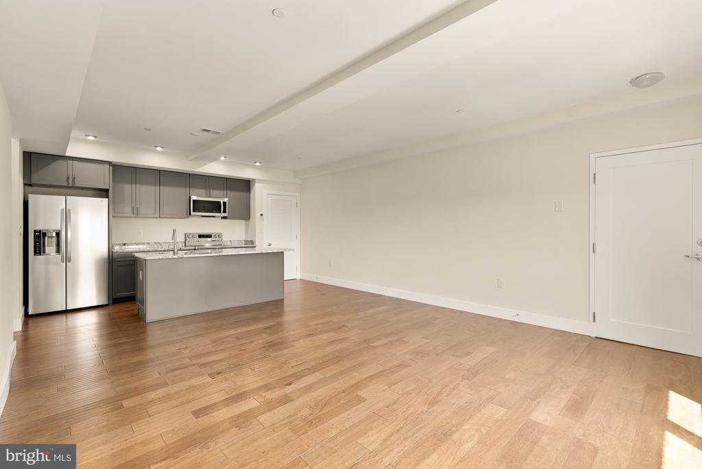 1940 3RD STREET NE Unit: 6
