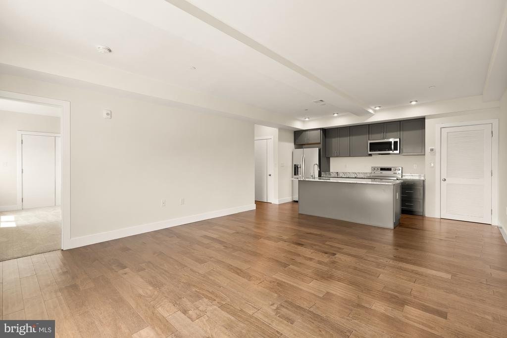 1940 3RD STREET NE Unit: 6