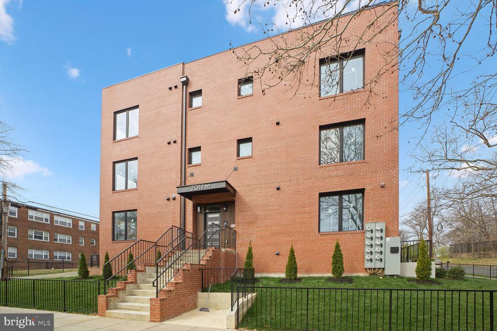 2019 M STREET NE Unit: 7