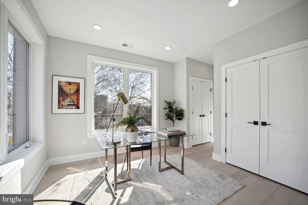 2019 M STREET NE Unit: 7