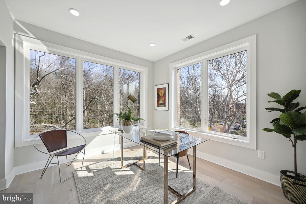 2019 M STREET NE Unit: 7