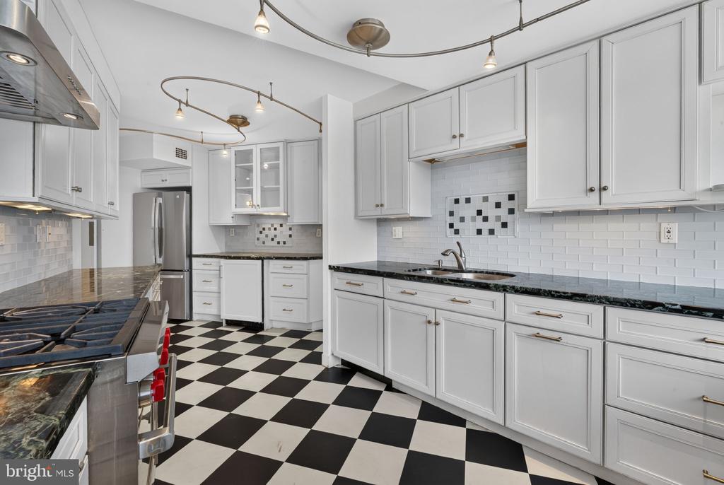 2510 VIRGNIA AVENUE NW Unit: 504-N