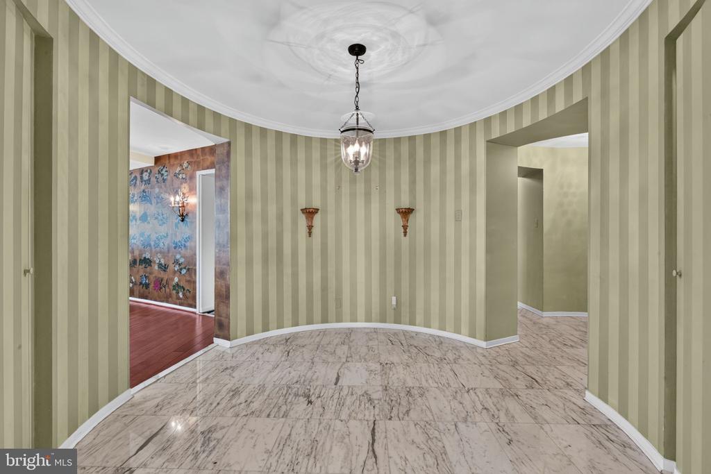 2510 VIRGNIA AVENUE NW Unit: 504-N