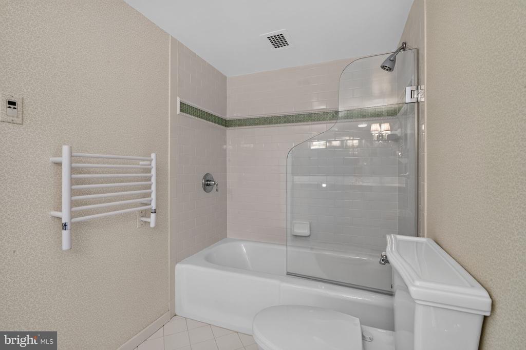 2510 VIRGNIA AVENUE NW Unit: 504-N