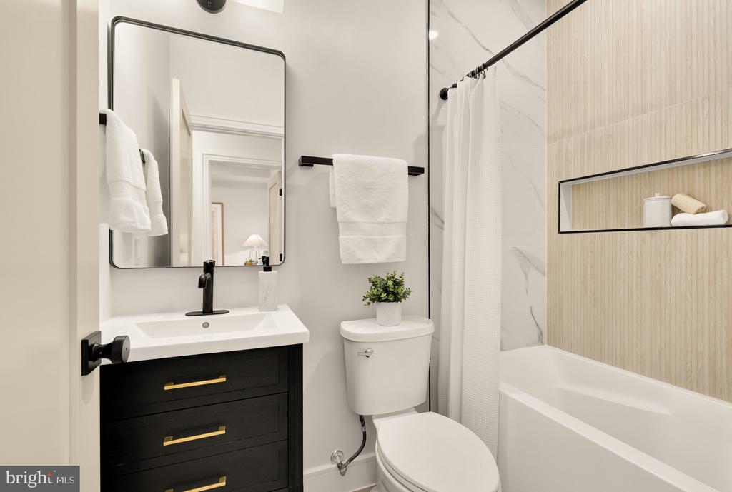 1463 HARVARD STREET NW Unit: 6