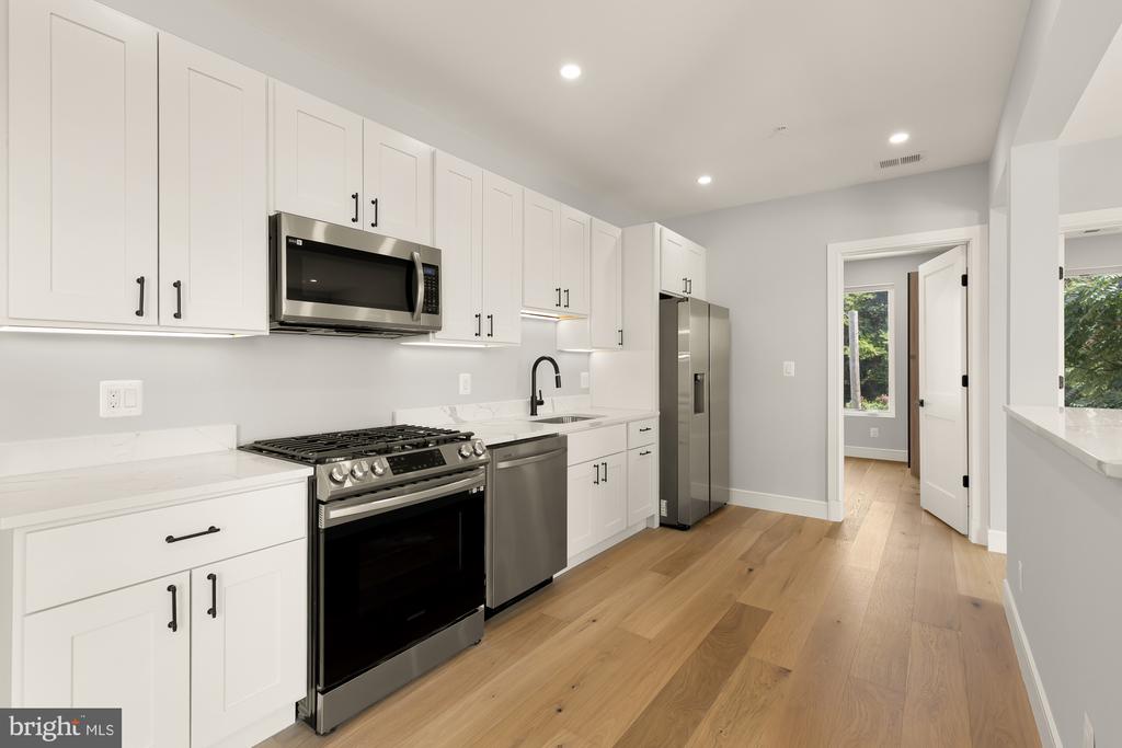 3215 MOUNT PLEASANT STREET NW Unit: 201