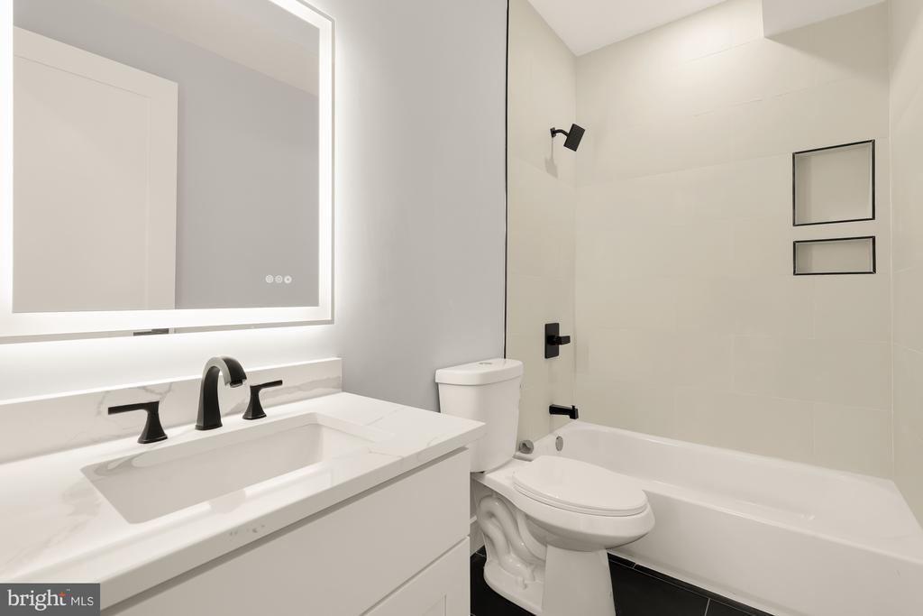 3215 MOUNT PLEASANT STREET NW Unit: 201