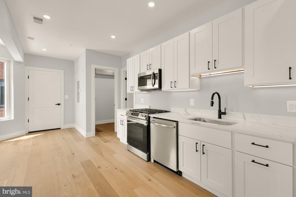 3215 MOUNT PLEASANT STREET NW Unit: 201