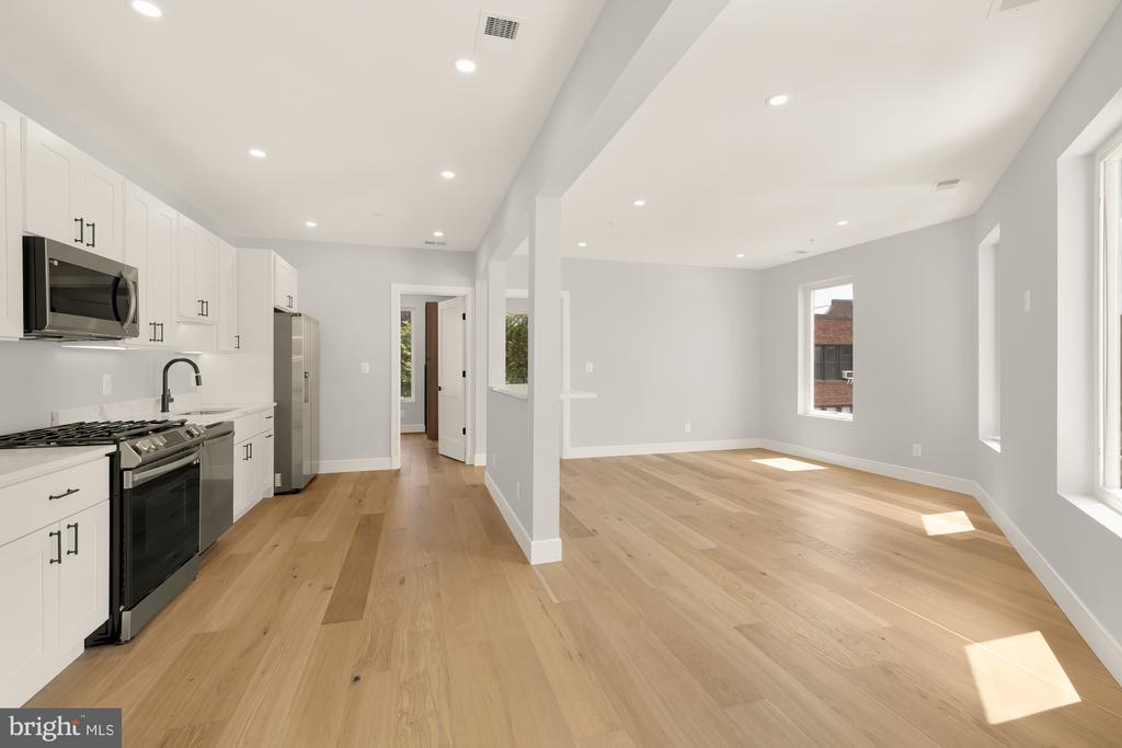 3215 MOUNT PLEASANT STREET NW Unit: 201