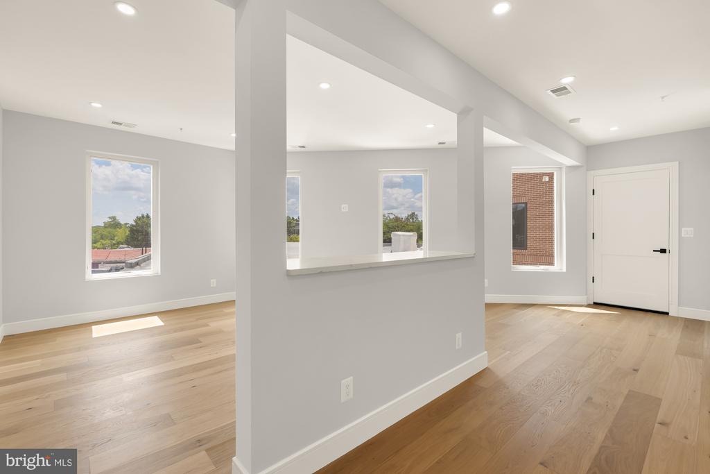 3215 MOUNT PLEASANT STREET NW Unit: 201