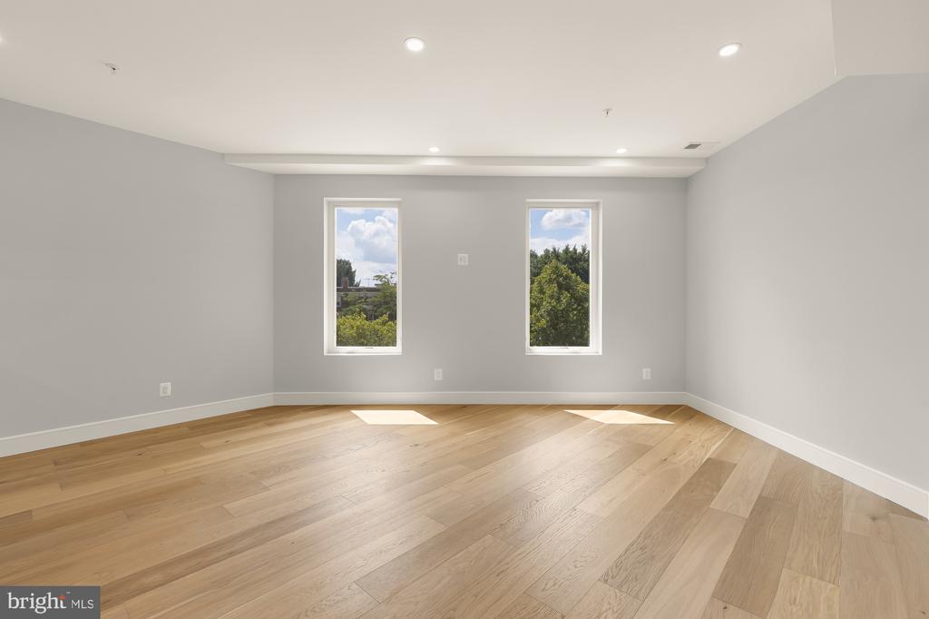 3215 MOUNT PLEASANT STREET NW Unit: 202