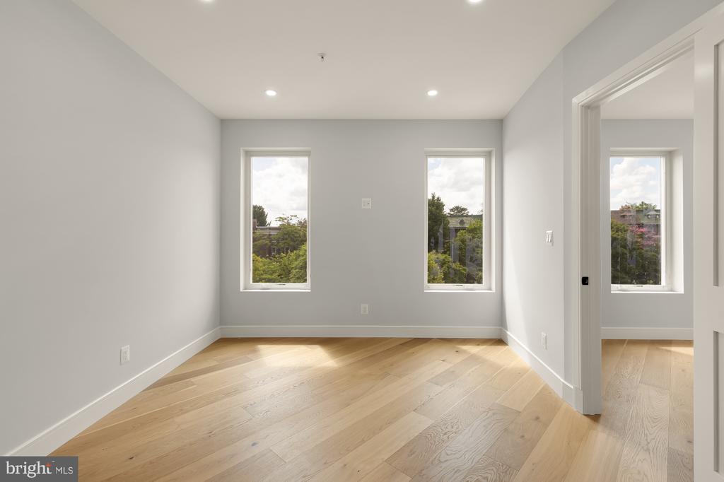 3215 MOUNT PLEASANT STREET NW Unit: 203