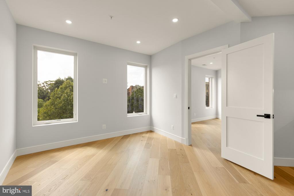 3215 MOUNT PLEASANT STREET NW Unit: 203