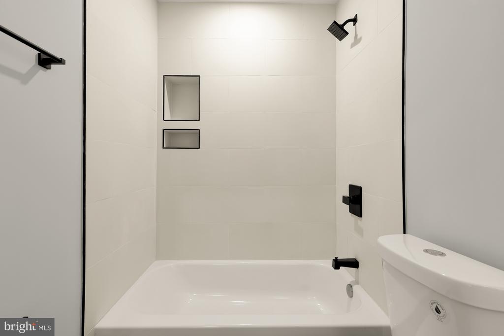 3215 MOUNT PLEASANT STREET NW Unit: 203