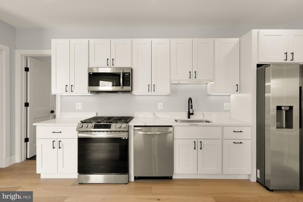 3215 MOUNT PLEASANT STREET NW Unit: 301