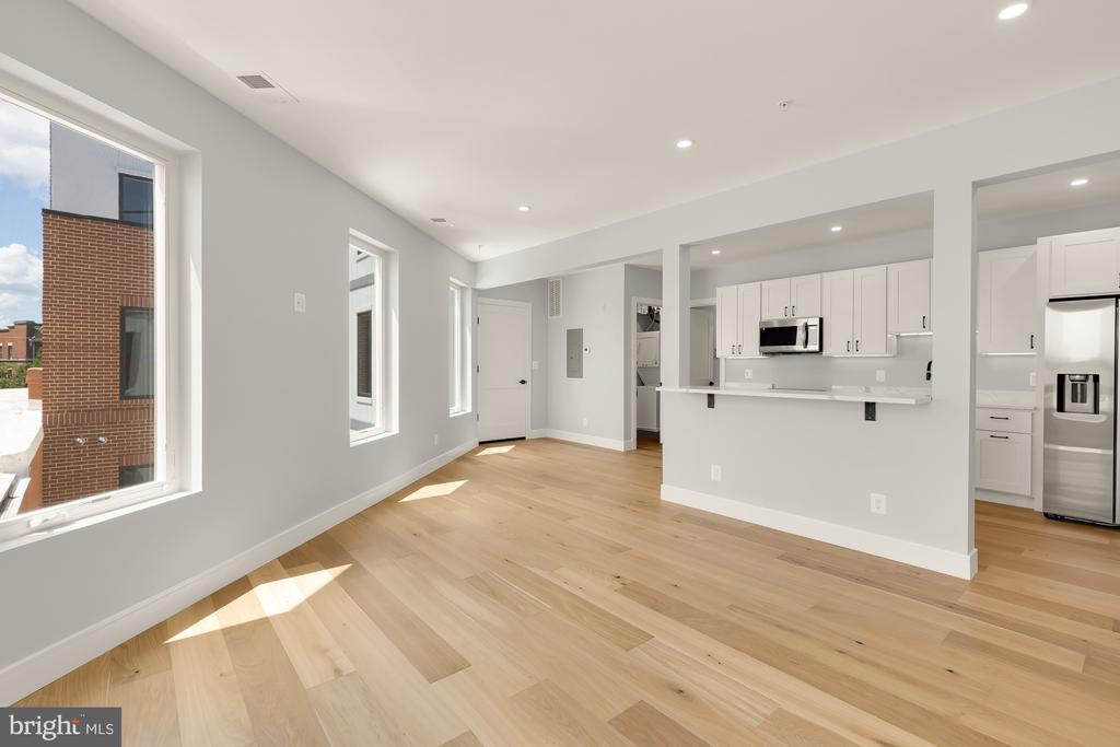 3215 MOUNT PLEASANT STREET NW Unit: 301