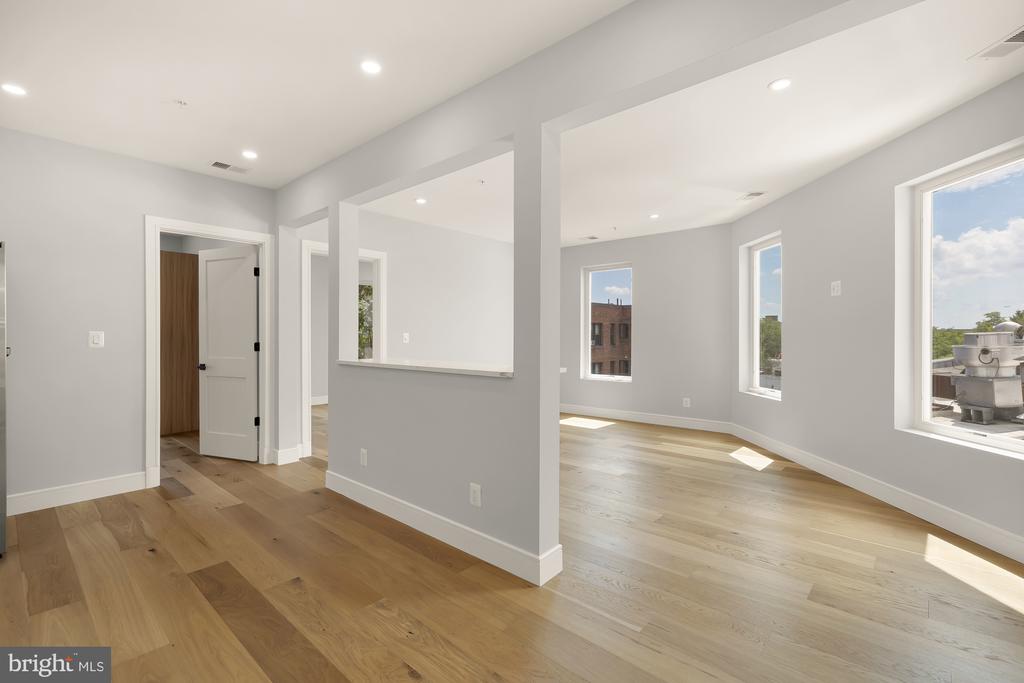 3215 MOUNT PLEASANT STREET NW Unit: 301