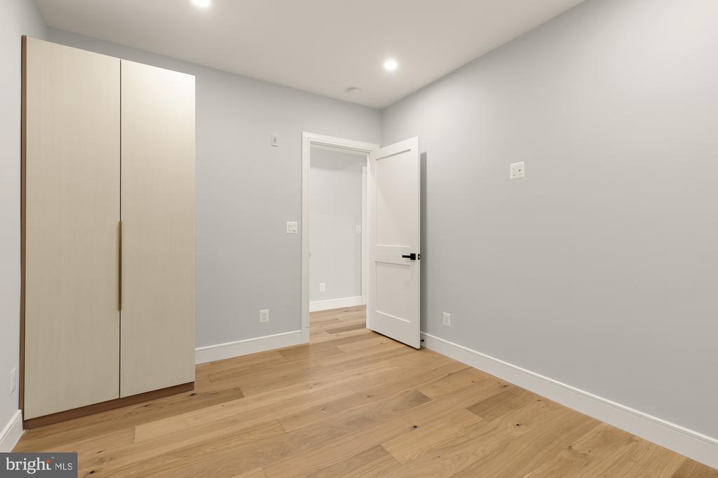 3215 MOUNT PLEASANT STREET NW Unit: 302