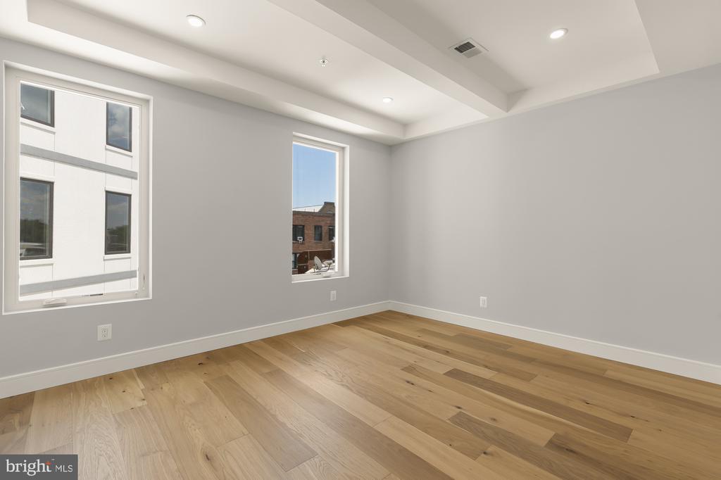 3215 MOUNT PLEASANT STREET NW Unit: 302