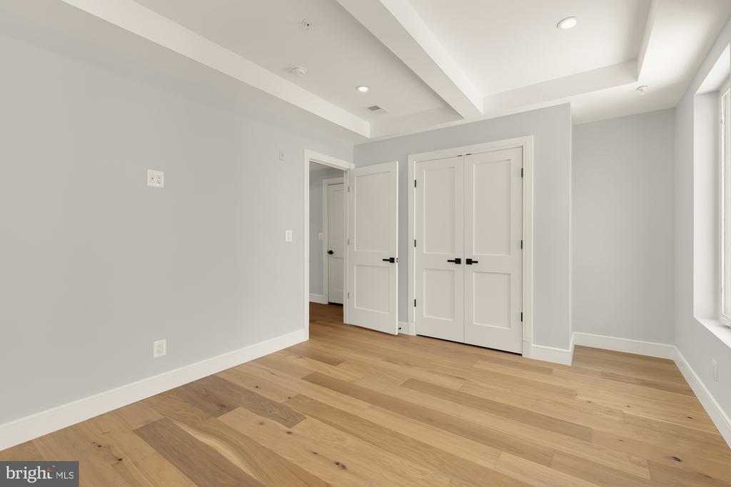 3215 MOUNT PLEASANT STREET NW Unit: 302