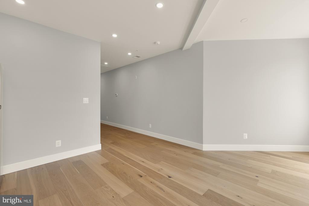 3215 MOUNT PLEASANT STREET NW Unit: 303