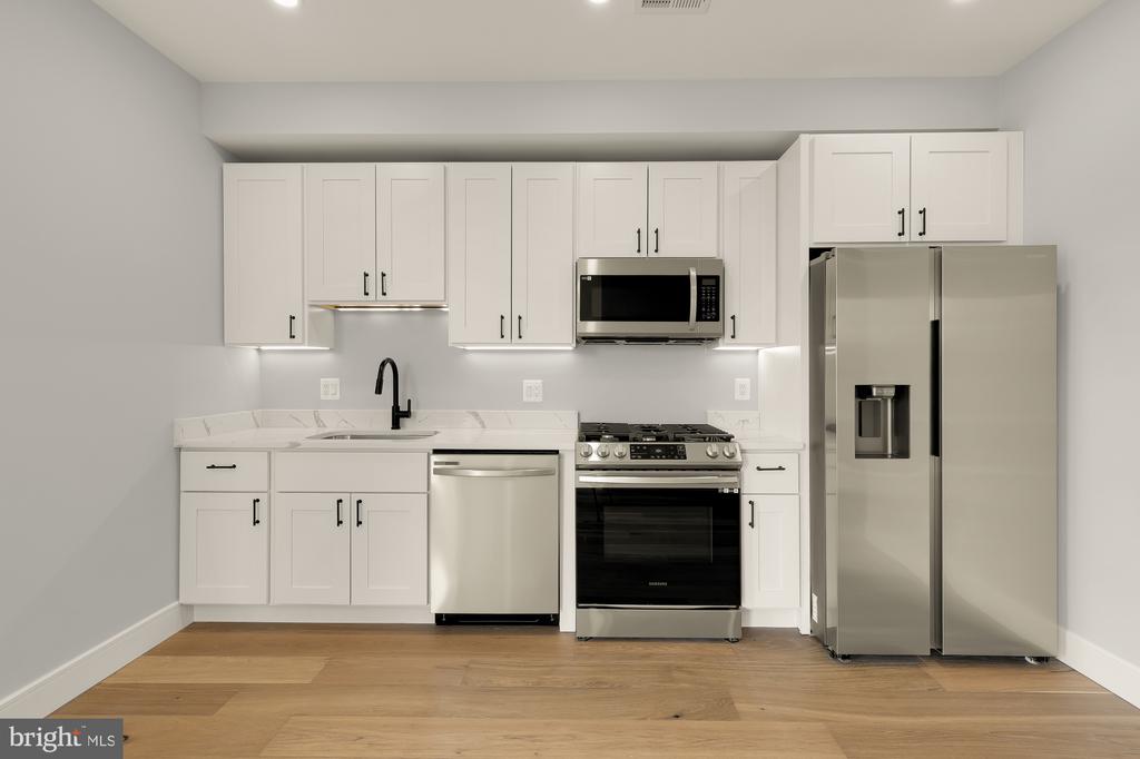3215 MOUNT PLEASANT STREET NW Unit: 303