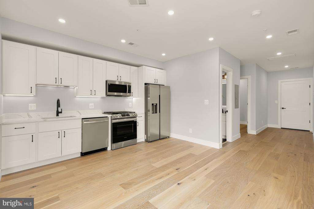 3215 MOUNT PLEASANT STREET NW Unit: 303