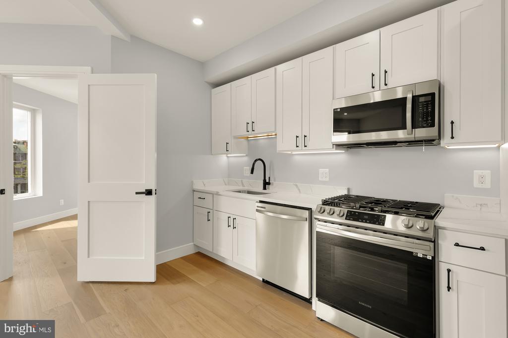 3215 MOUNT PLEASANT STREET NW Unit: 303