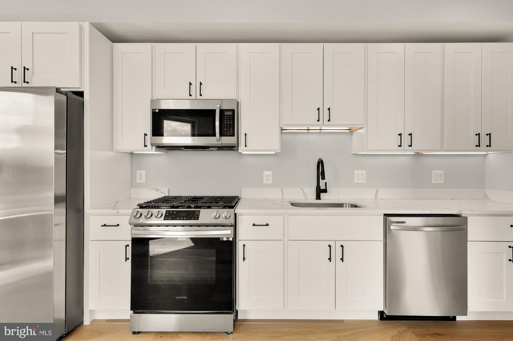 3215 MOUNT PLEASANT STREET NW Unit: 402