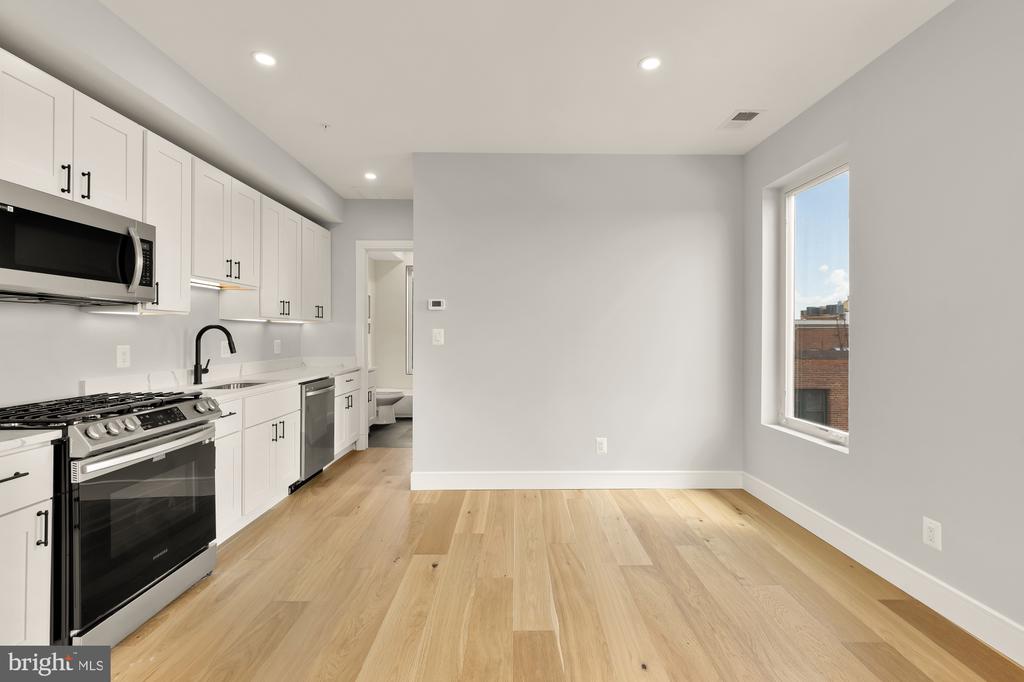3215 MOUNT PLEASANT STREET NW Unit: 402