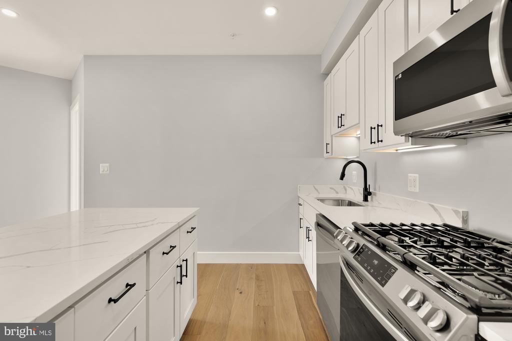 3215 MOUNT PLEASANT STREET NW Unit: 403