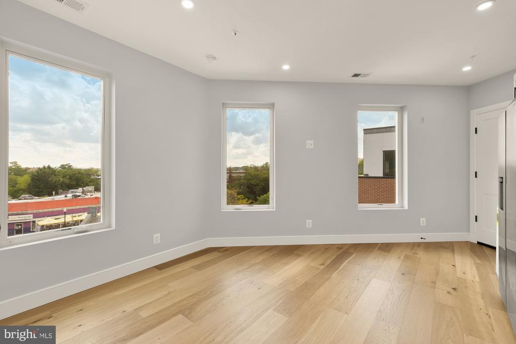 3215 MOUNT PLEASANT STREET NW Unit: 401