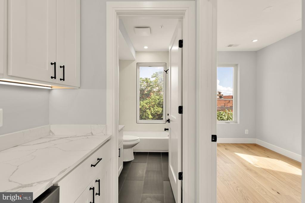 3215 MOUNT PLEASANT STREET NW Unit: 401