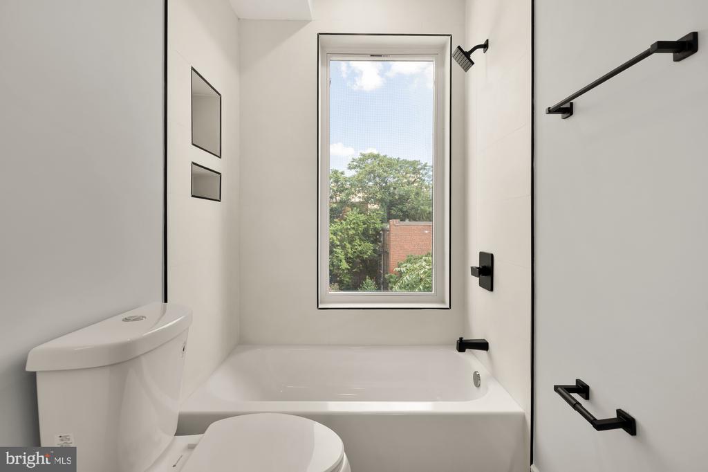 3215 MOUNT PLEASANT STREET NW Unit: 401