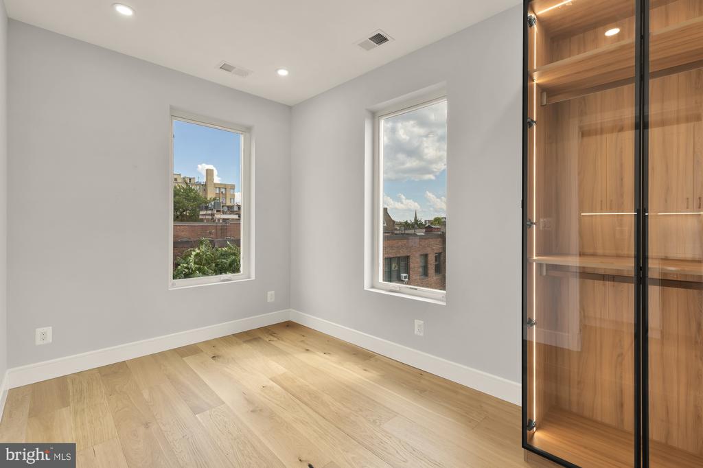 3215 MOUNT PLEASANT STREET NW Unit: 401