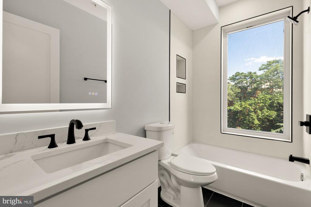 3215 MOUNT PLEASANT STREET NW Unit: 401