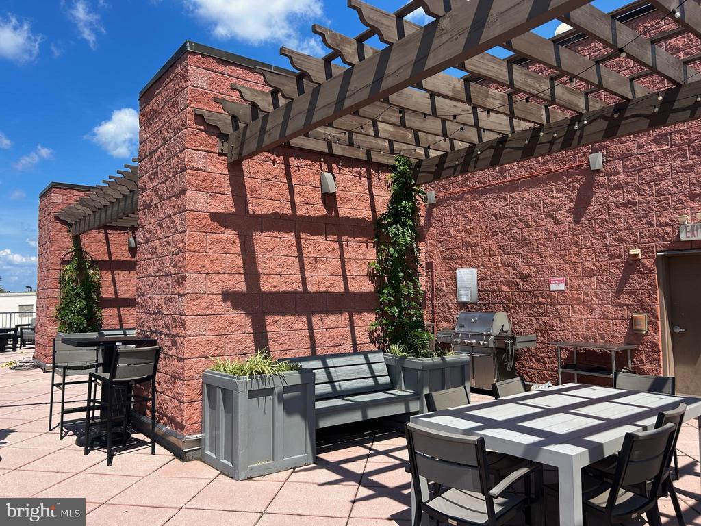 1117 10TH STREET NW Unit: 411