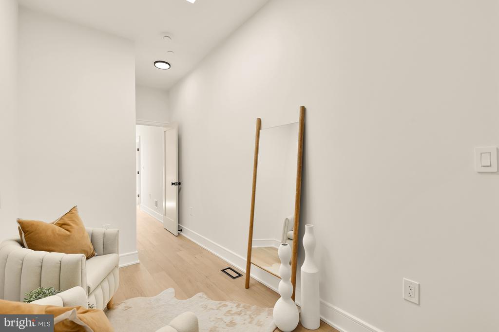1463 HARVARD STREET NW Unit: PH7
