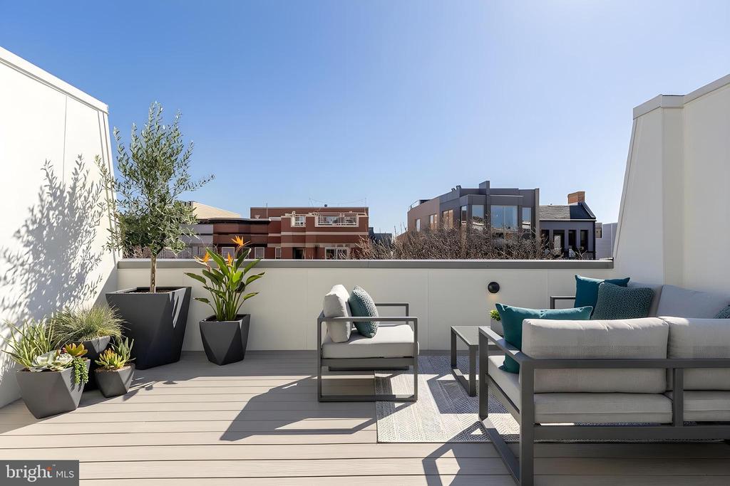 1463 HARVARD STREET NW Unit: PH7