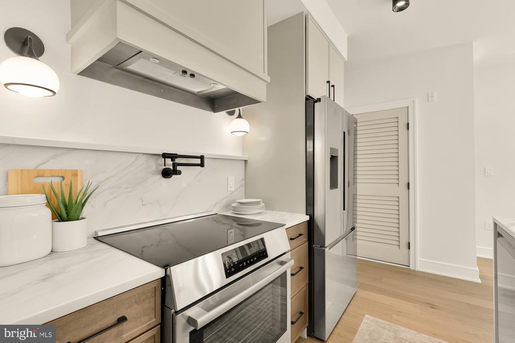 1463 HARVARD STREET NW Unit: PH7