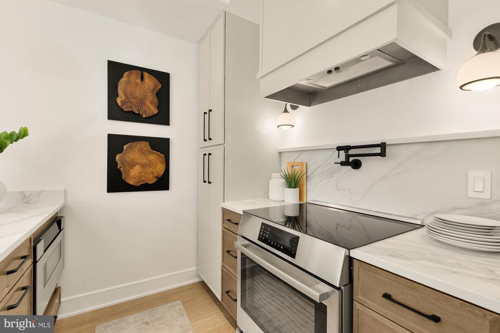 1463 HARVARD STREET NW Unit: PH7