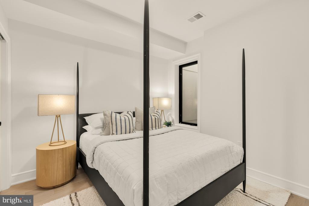 1463 HARVARD STREET NW Unit: PH7