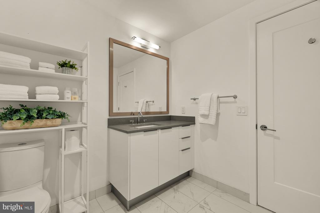 45 SUTTON SQUARE SW Unit: 906